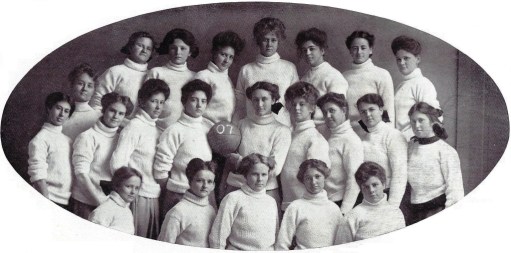 1907.Womens Basketball