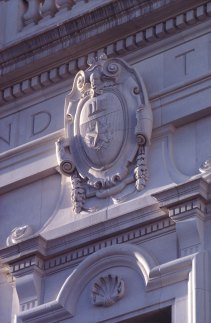 ut-seal-main-building-south-facade